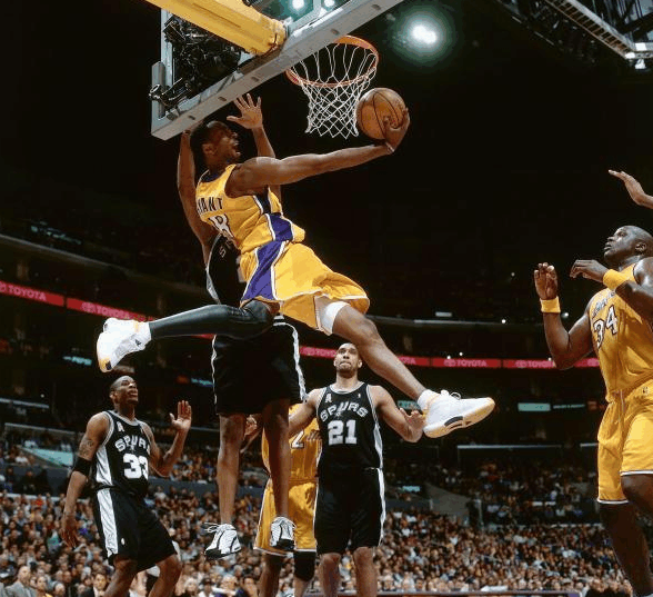 体育NBA：湖人连签三人 续约八村塁