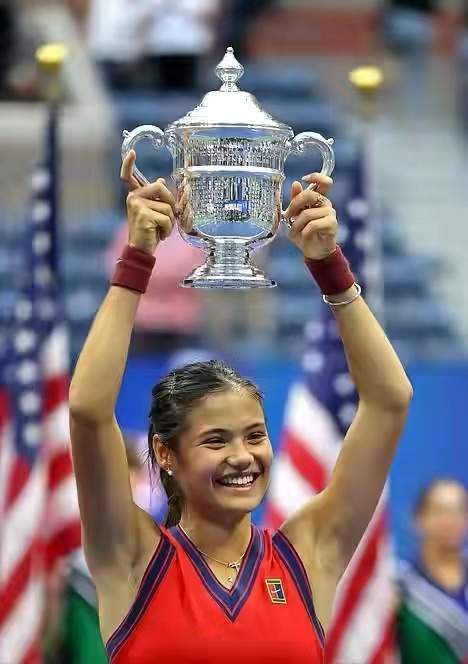 [英超]萨维尼奥过人传中 哈兰德头槌入网窝.