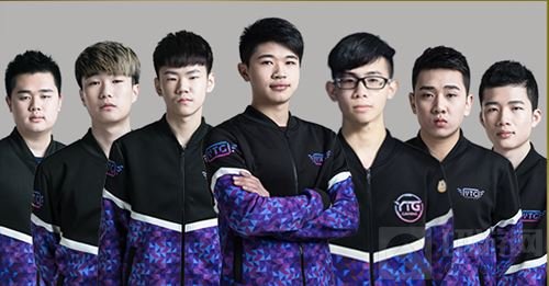 令人措手不 令人措手不