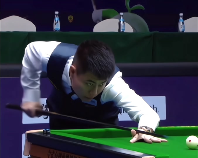 虚惊一场!东契奇获准回归出战英国队此前因膝盖挫伤退出比赛