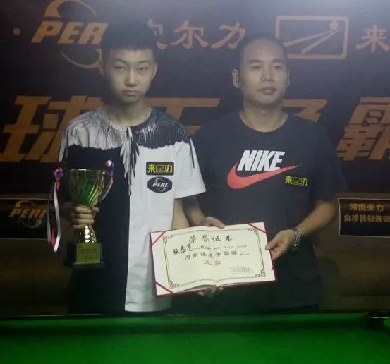 祖巴茨:小卡正成为我们熟悉的小卡 只要能赢无论做什么球队都会全力以赴